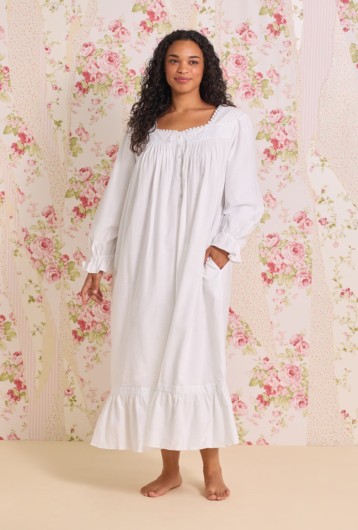 Iconic White Cotton Flannel Embroidery Long Nightgown