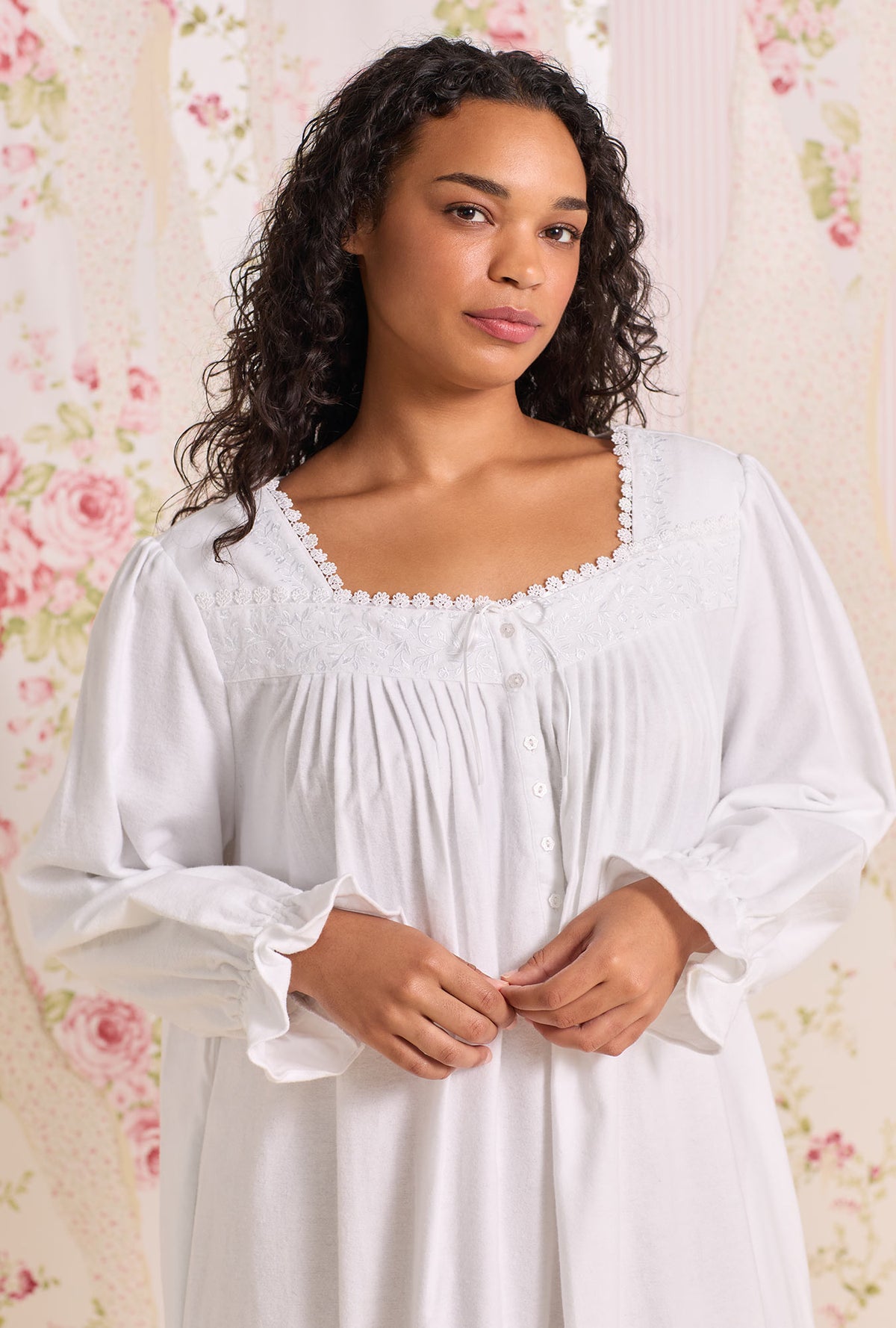 Iconic White Cotton Flannel Embroidery Long Nightgown