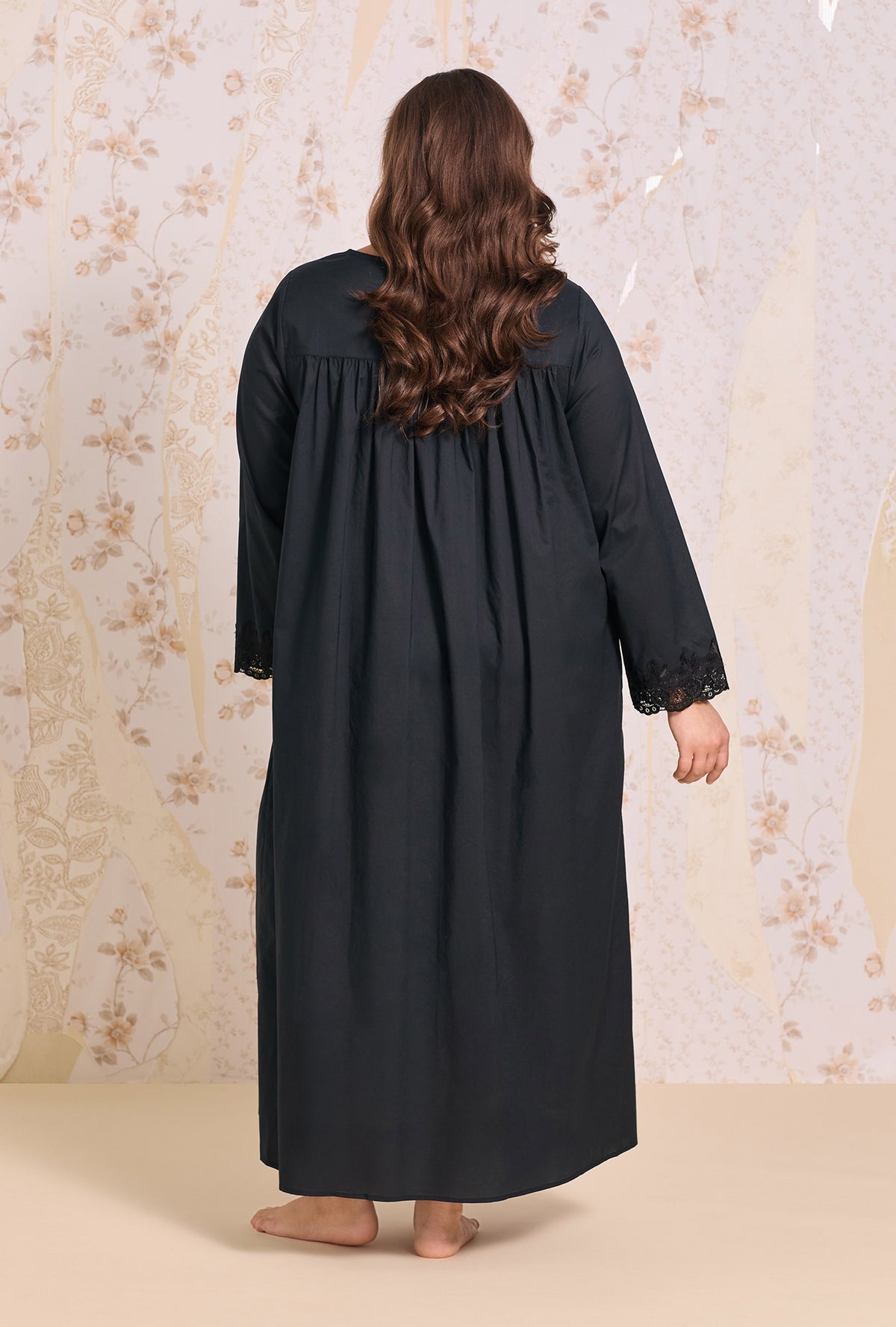 Florentine Lace Ballet Robe