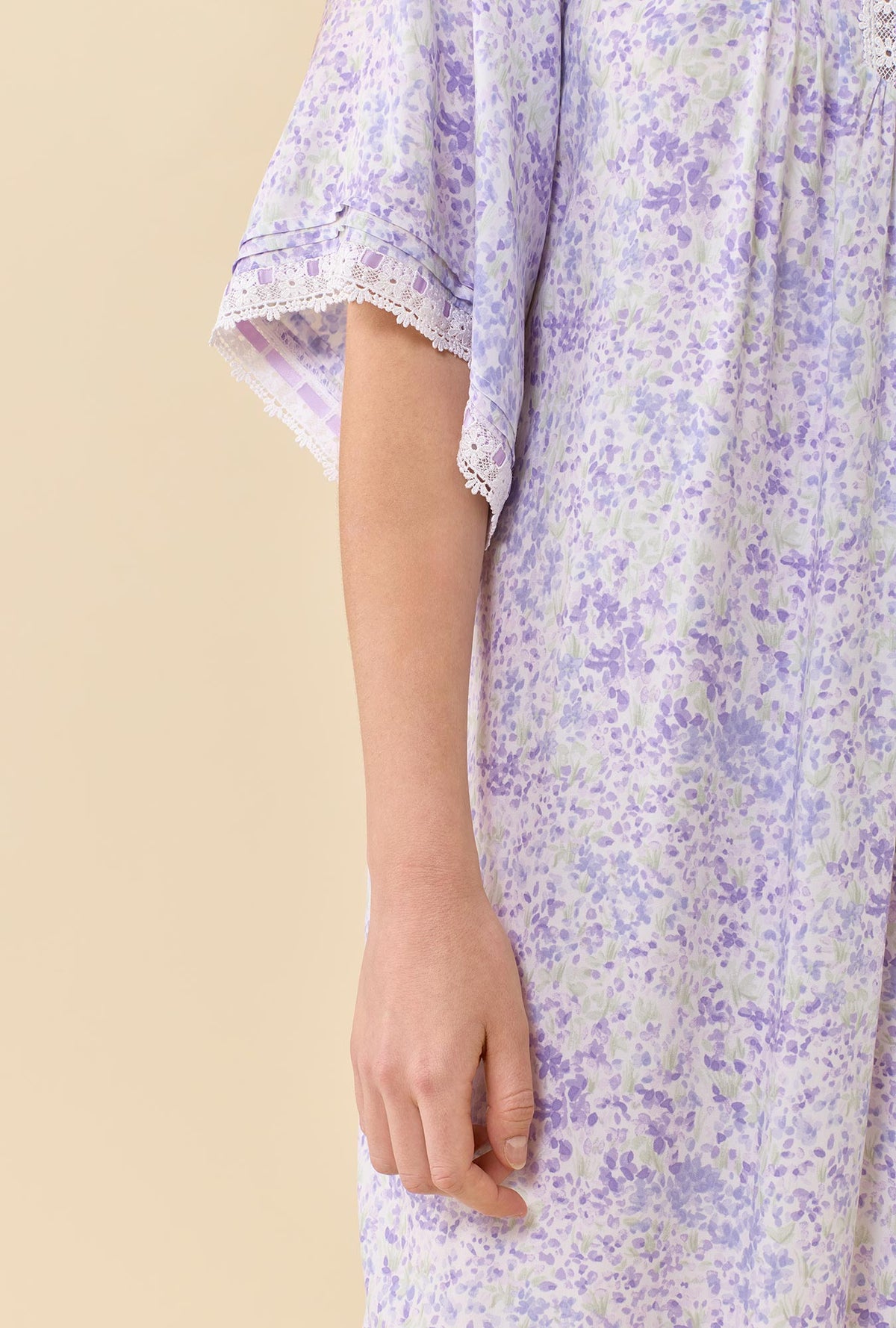 A lady wearing Lavender Whisper Caftan closer look at sleeve