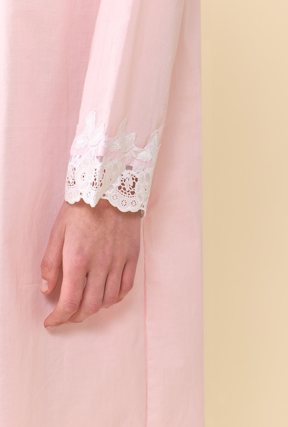 Florentine Lace Ballet Robe