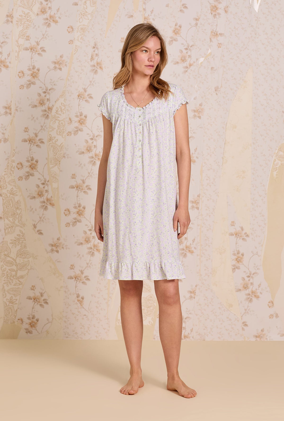A lady wearing Mint Fleur Cotton Knit Short Nightgown