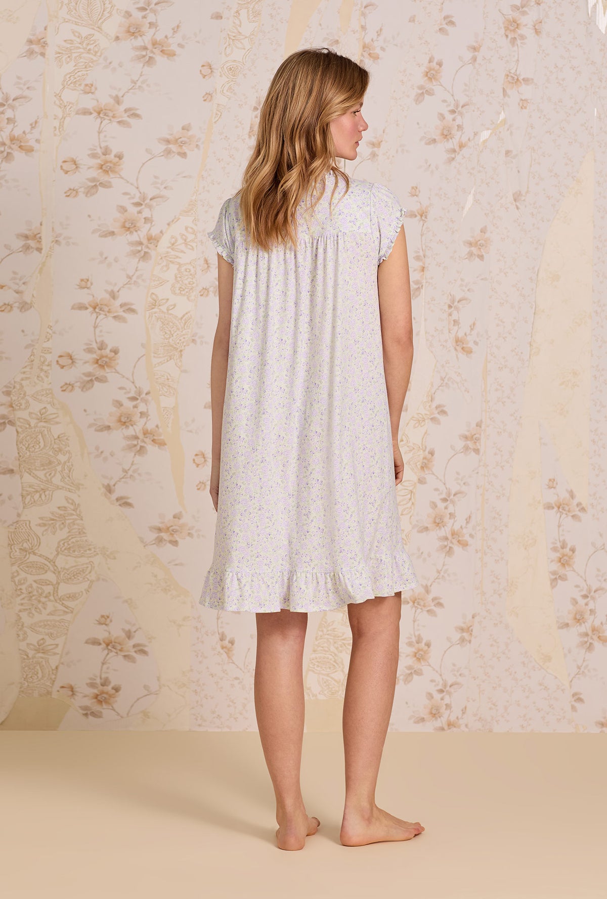 A lady wearing Mint Fleur Cotton Knit Short Nightgown