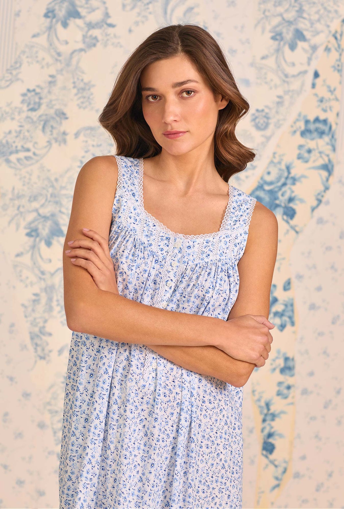 A lady wearing Coastal Sprig Ecovero™ Rayon Chemise closer look