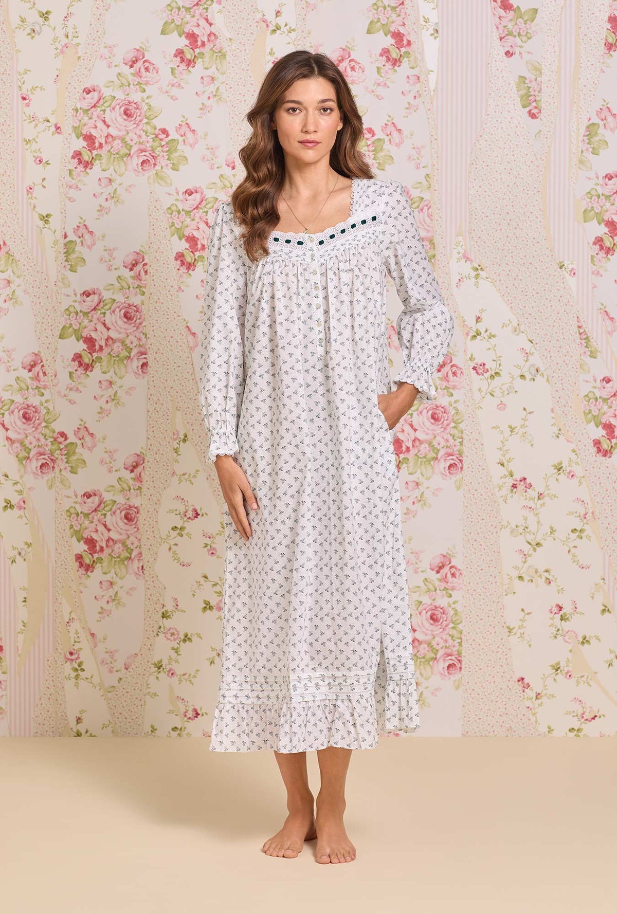 Heirloom Mistletoe Long Sleeve Cotton Lawn Ballet Nightgown
