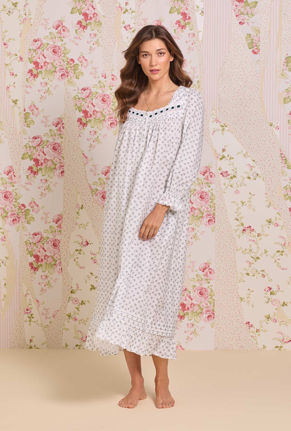 Heirloom Mistletoe Long Sleeve Cotton Lawn Ballet Nightgown