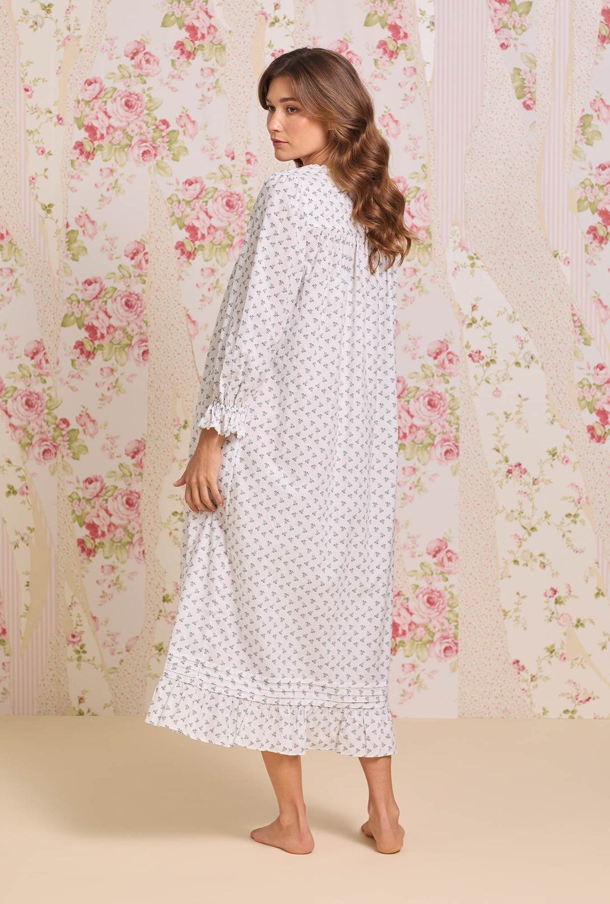 Heirloom Mistletoe Long Sleeve Cotton Lawn Ballet Nightgown