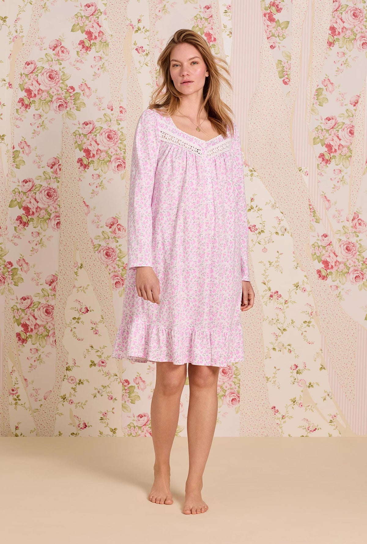 A lady wearing Rose Tangle Cotton Knit Long Sleeve Short Nightgown