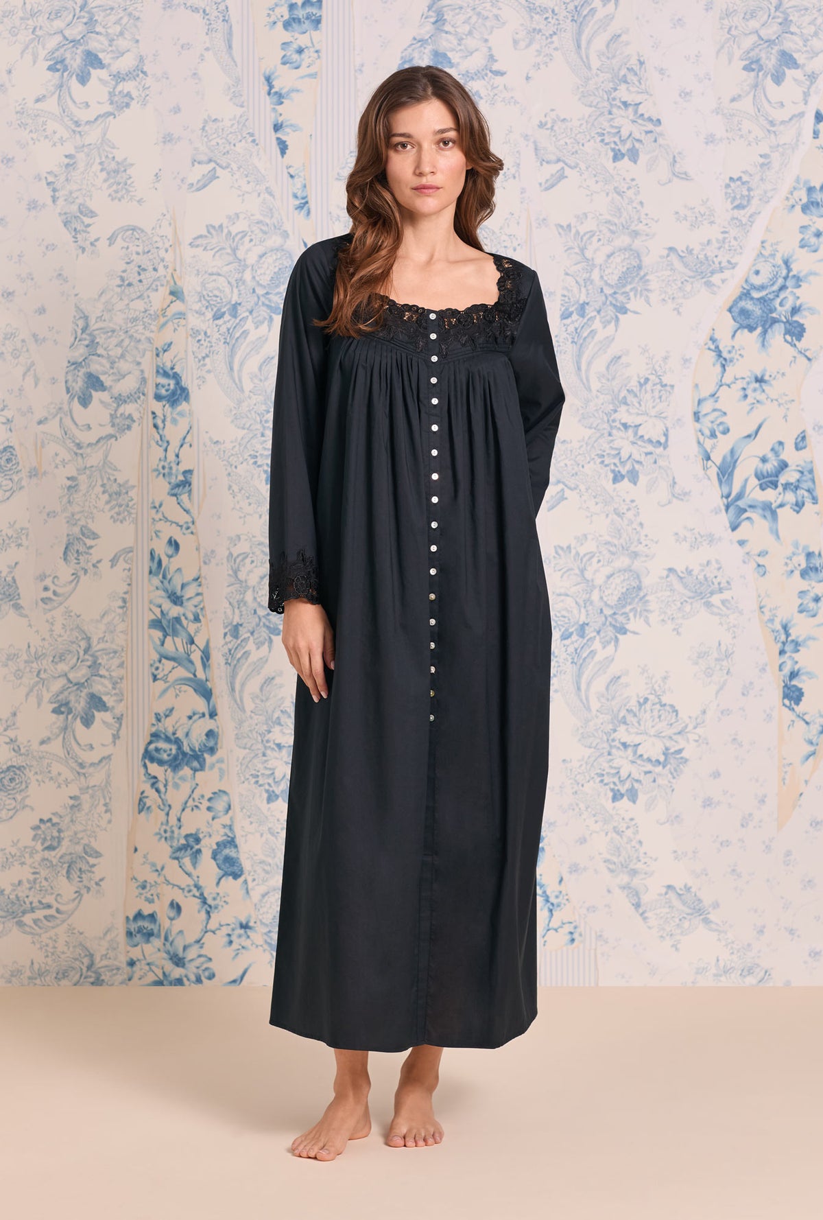 Florentine Lace Ballet Robe