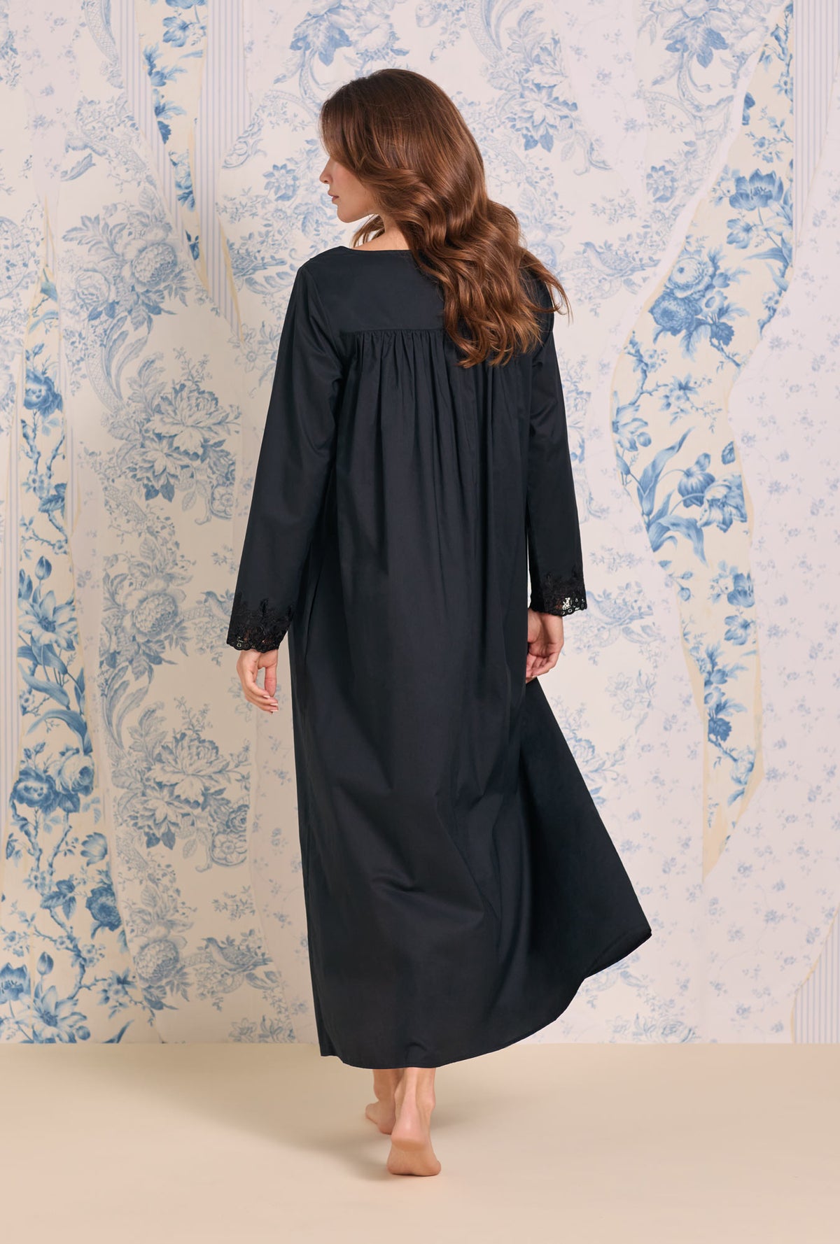 Florentine Lace Ballet Robe