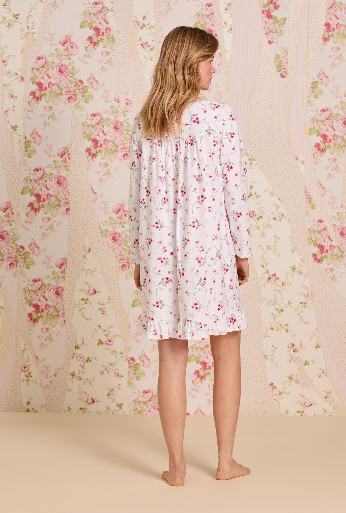 A Lady wearing Embervine Cotton Knit Long Sleeve Short Nightgown