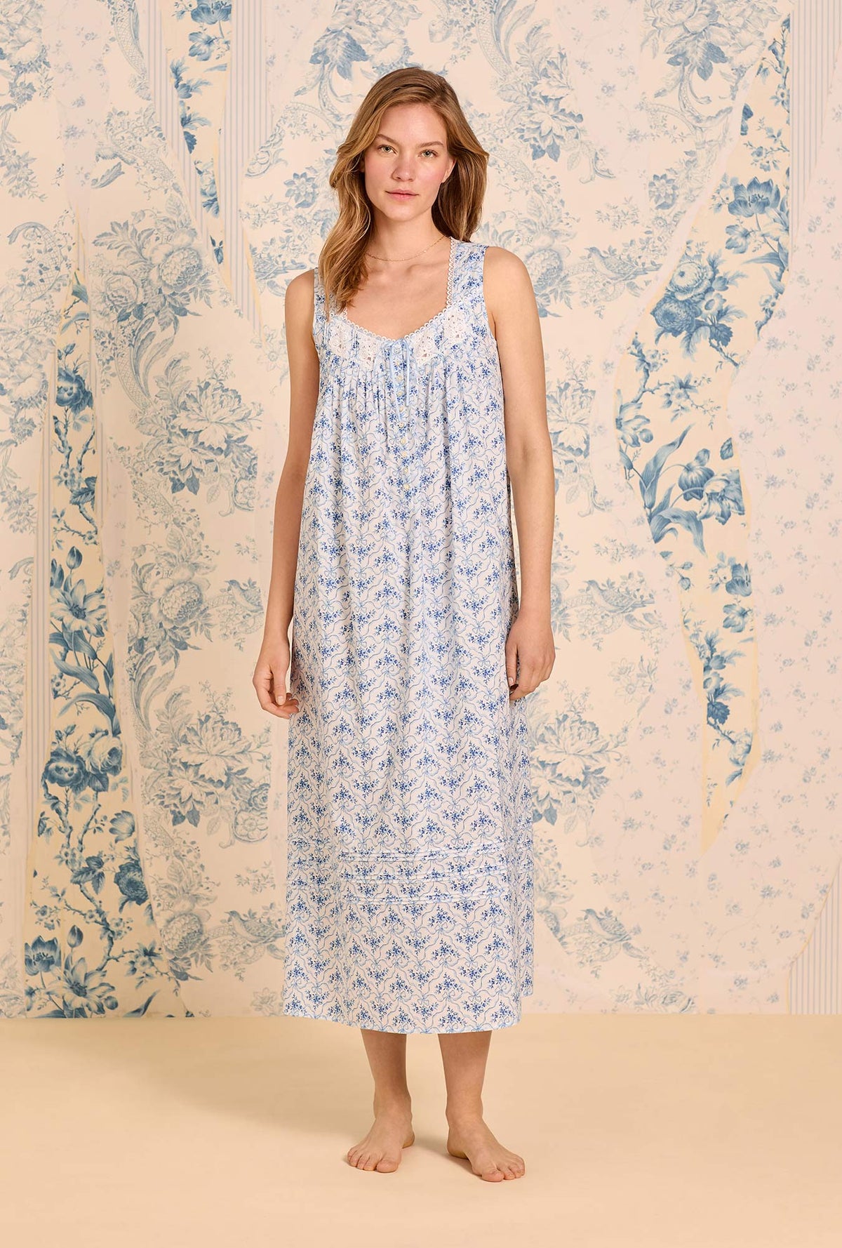 The &quot;Eileen&quot; Celestial Bow Cotton Lawn Ballet Nightgown