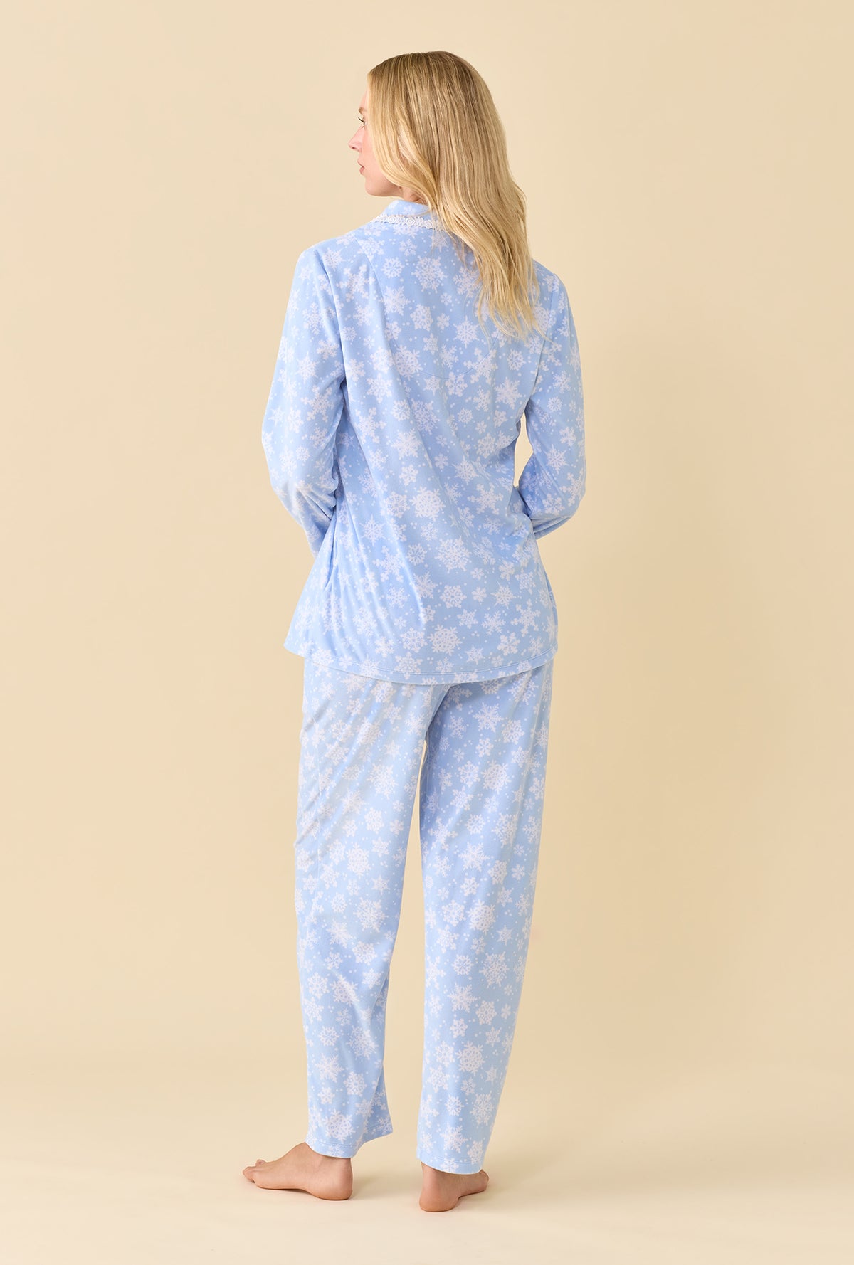 Blue Snowflake Dream Fleece 100% Poly Long Sleeve Pajama Set