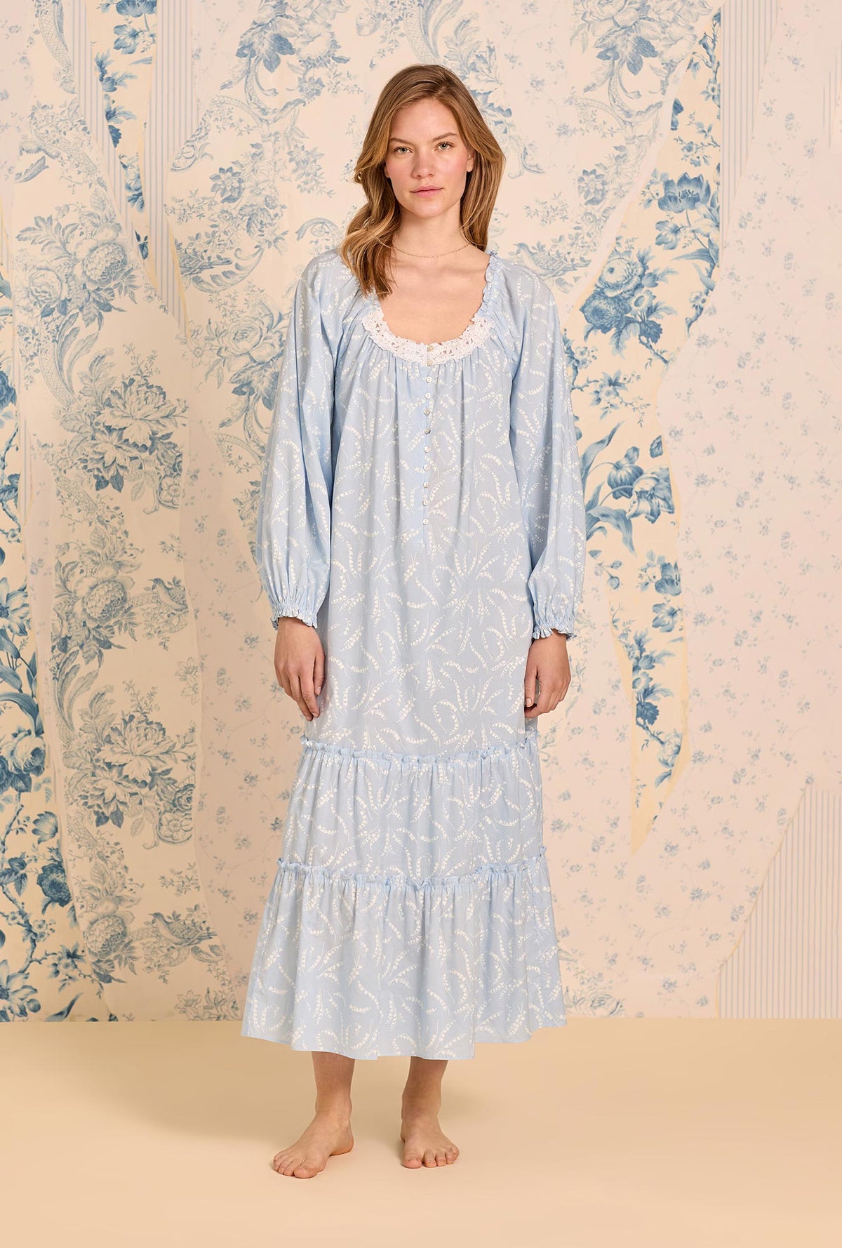 The &quot;Collette&quot; Moonlit Lily Cotton Lawn Ballet Nightgown