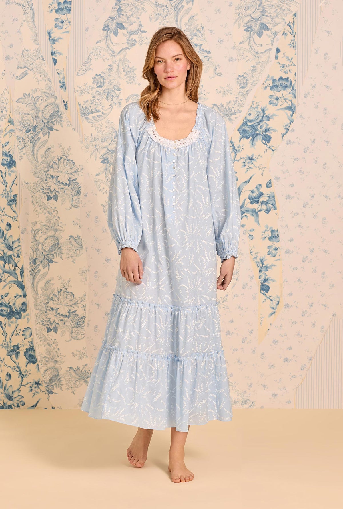 The &quot;Collette&quot; Moonlit Lily Cotton Lawn Ballet Nightgown