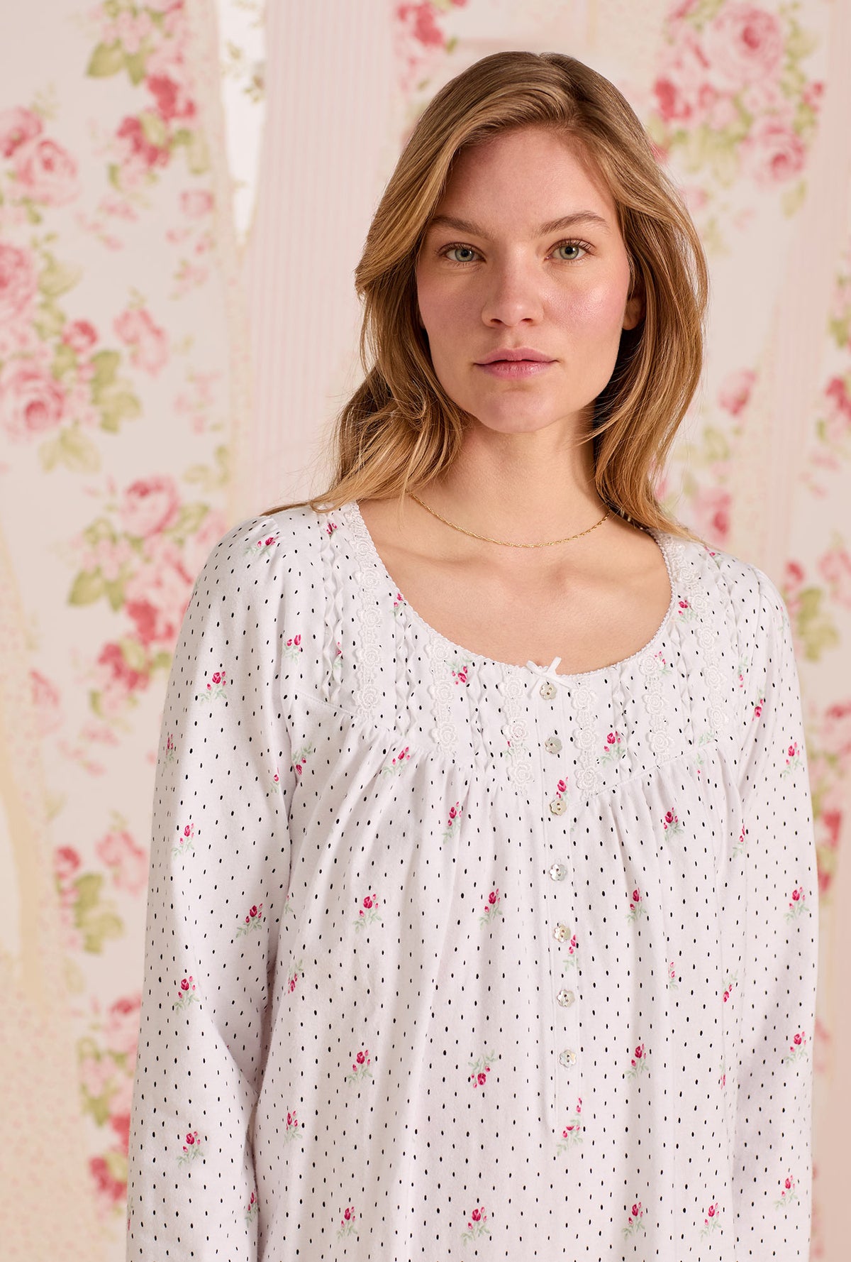 A Lady wearing Rosebud Dot Cotton Knit Long Sleeve Short Nightgown