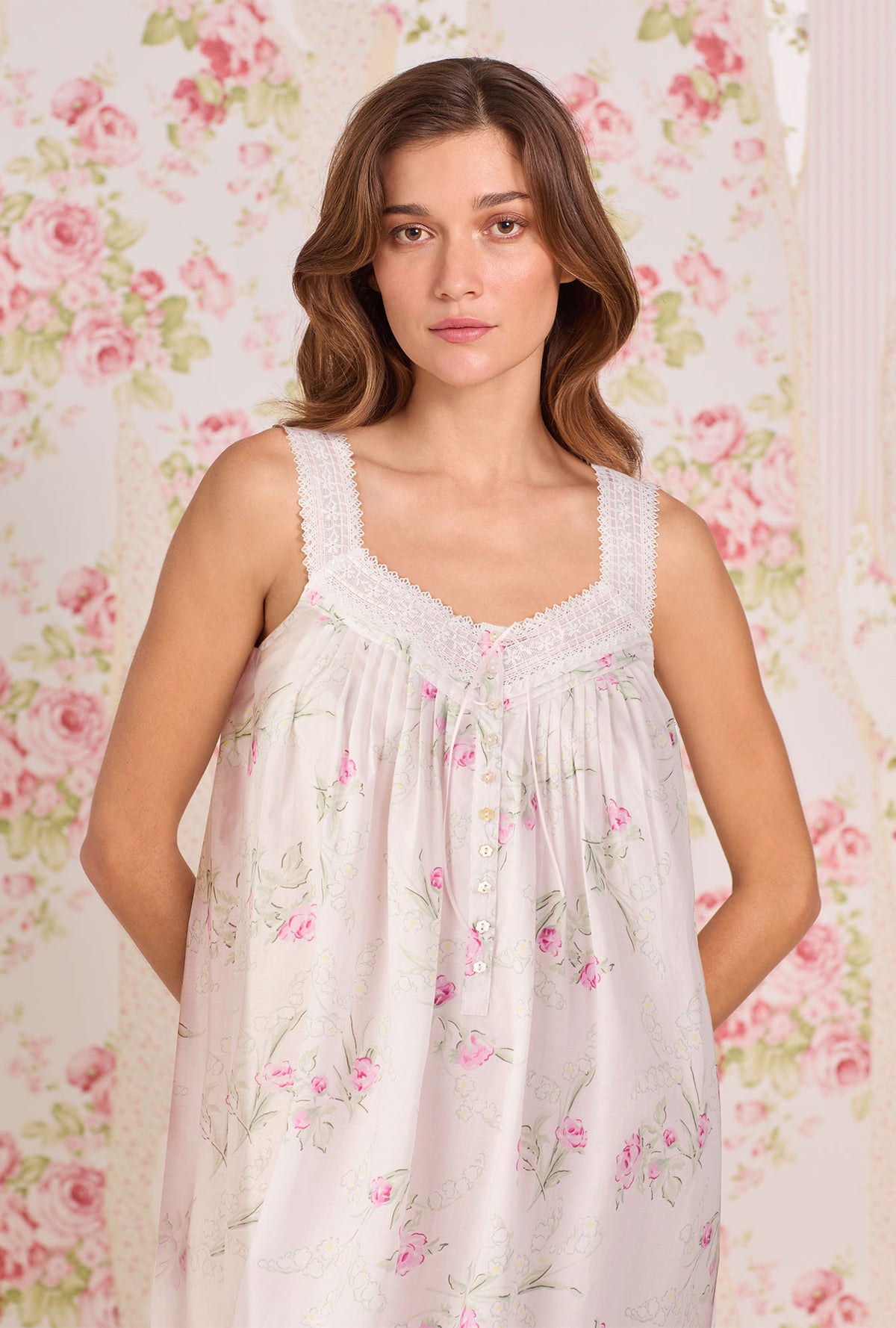 A lady wearing Vintage Bouquet Cotton Lawn Chemise closer look