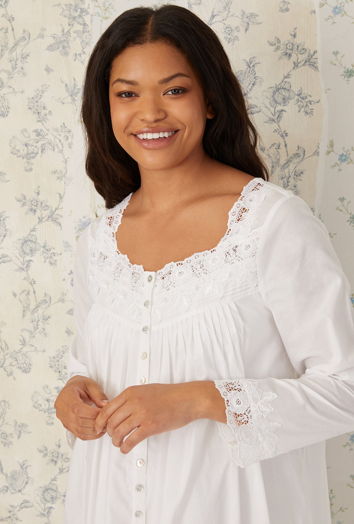 A lady wearing Florentine Lace Ballet Robe