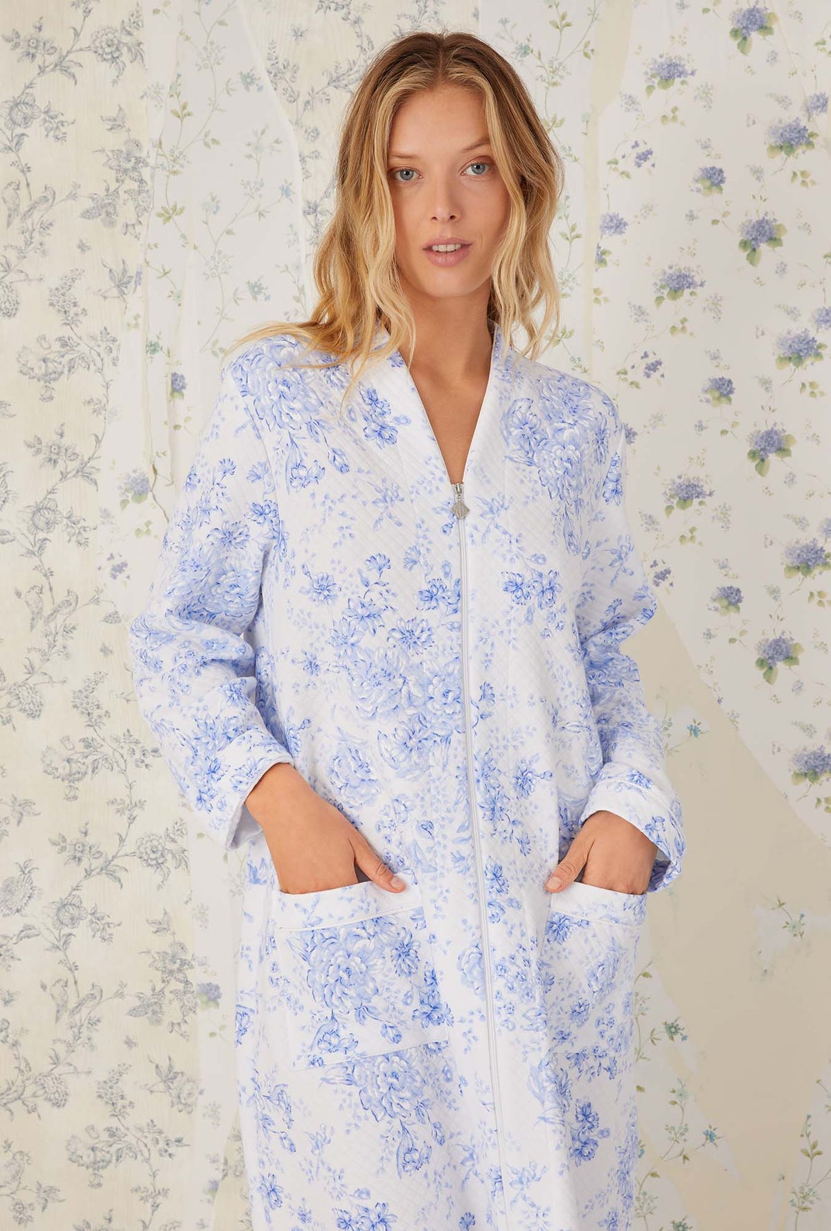 Blue China Diamond Quilted Zip Robe