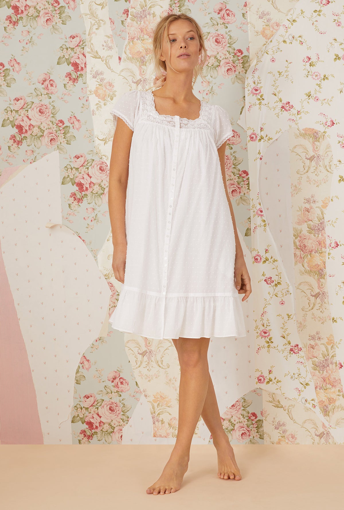 New Day White Cotton Swiss Dot Short Cap Sleeve Gown/Robe