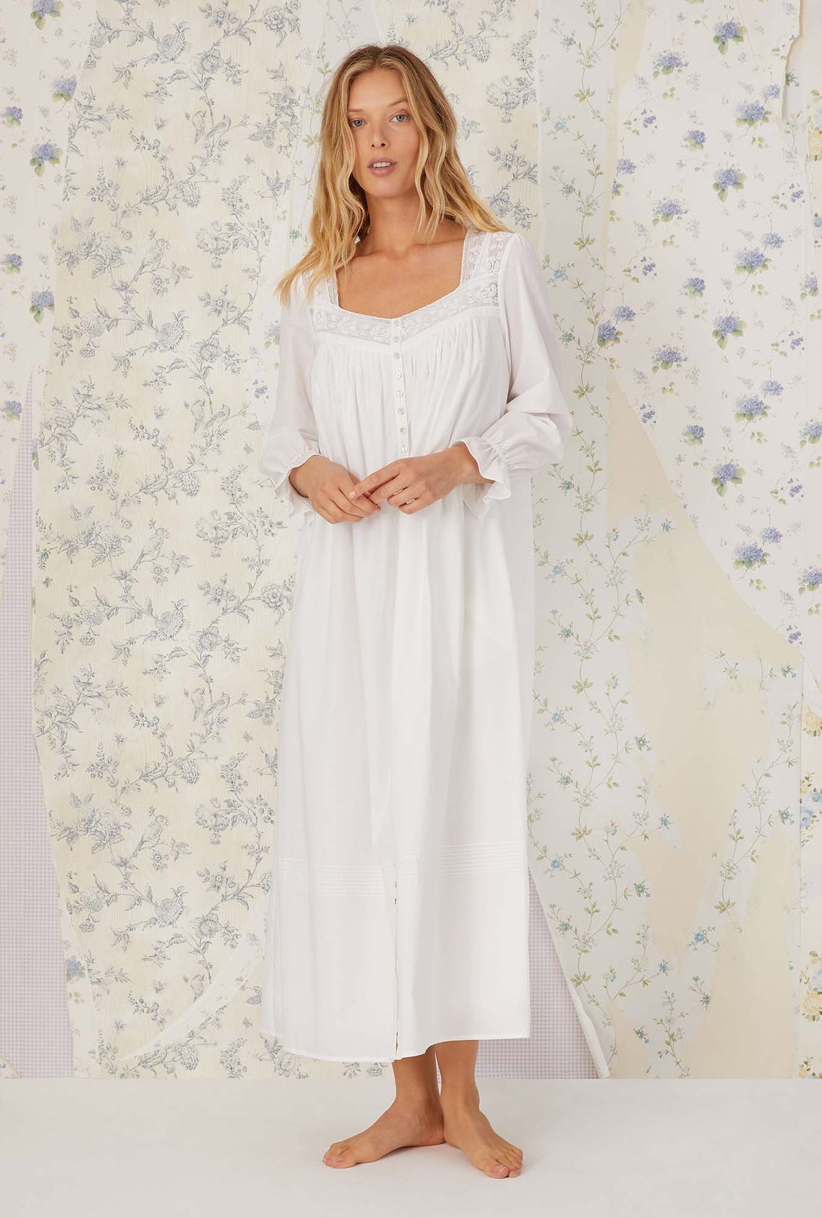 Classic White Cotton Rose Lace Button Front Robe