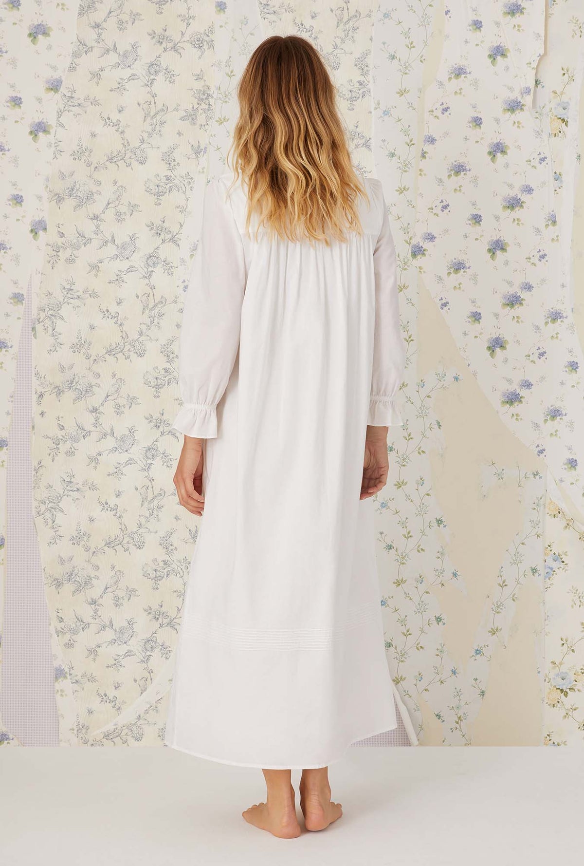 Classic White Cotton Rose Lace Button Front Robe